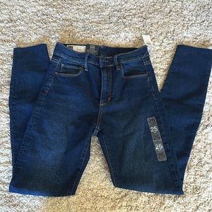 GAP JEGGING HIGH RISE JEANS